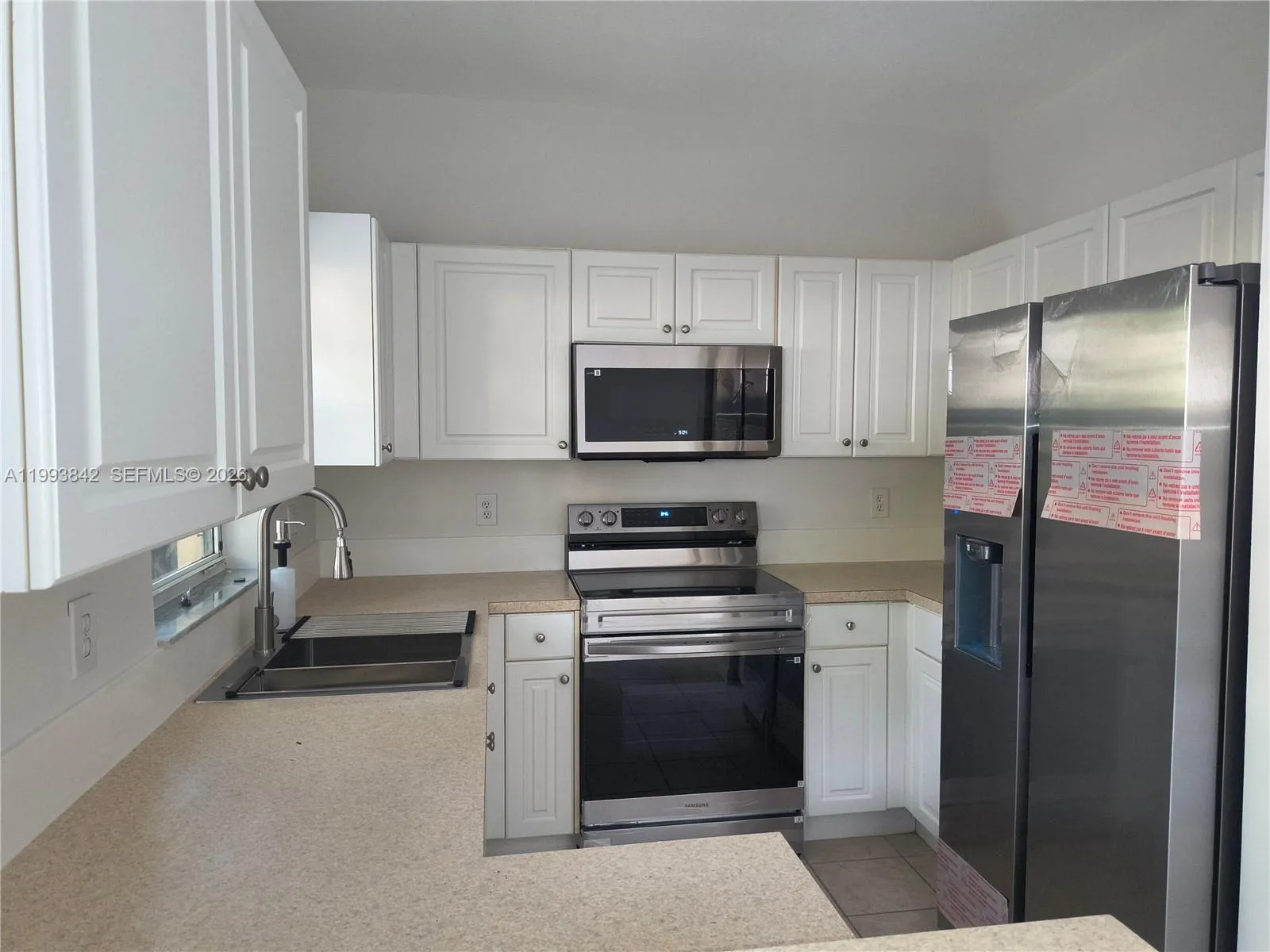 4125 Ne 24th Dr 4125, Homestead, Florida 33033, Homestead, Florida 33033, 3 Bedrooms Bedrooms, ,2 BathroomsBathrooms,Residential Lease,For Rent,4125 Ne 24th Dr 4125, Homestead, Florida 33033,A11993842