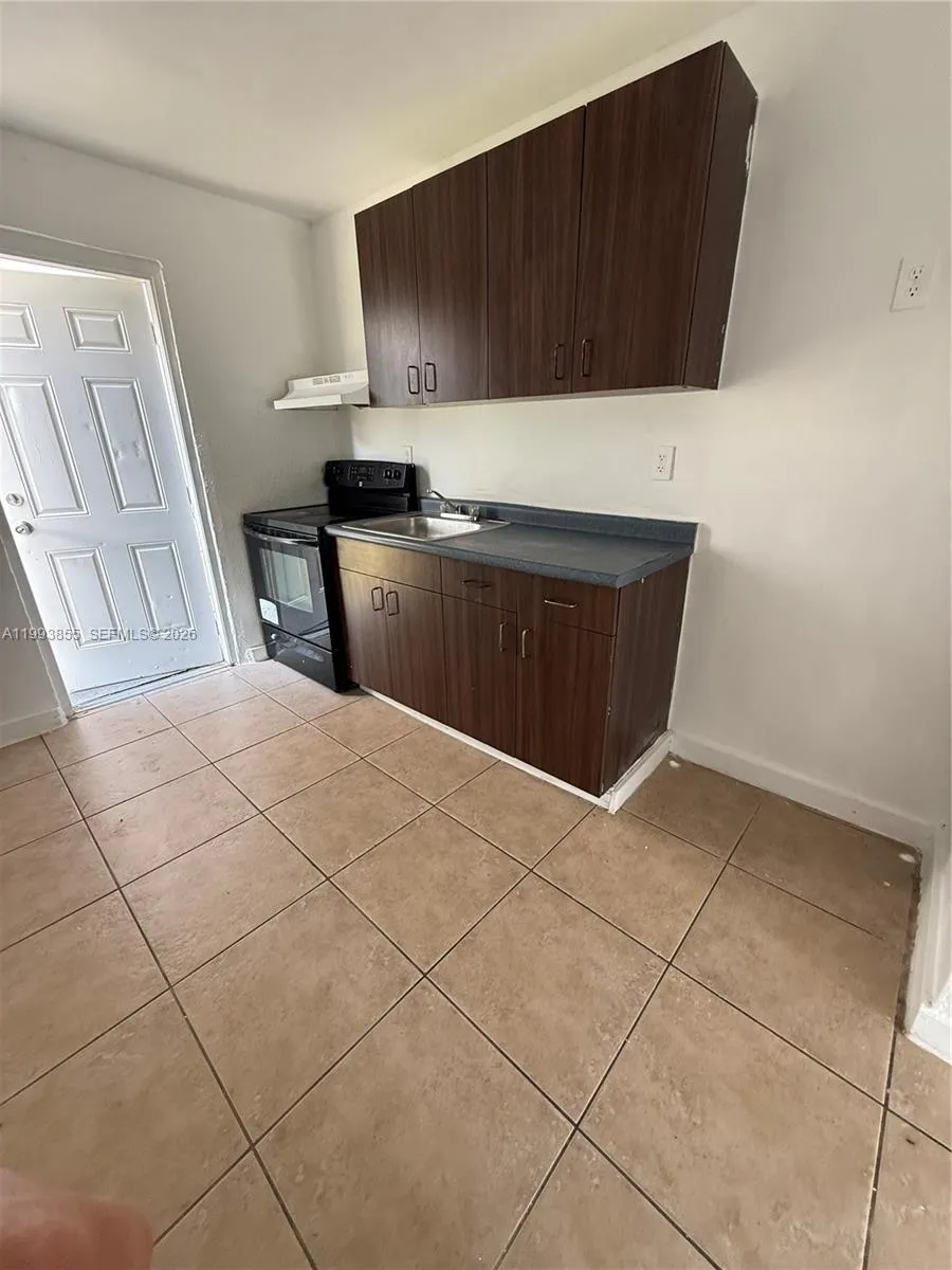 1306 Nw 61st St 5, Miami, Florida 33142, Miami, Florida 33142, 2 Bedrooms Bedrooms, ,1 BathroomBathrooms,Residential Lease,For Rent,1306 Nw 61st St 5, Miami, Florida 33142,A11993855