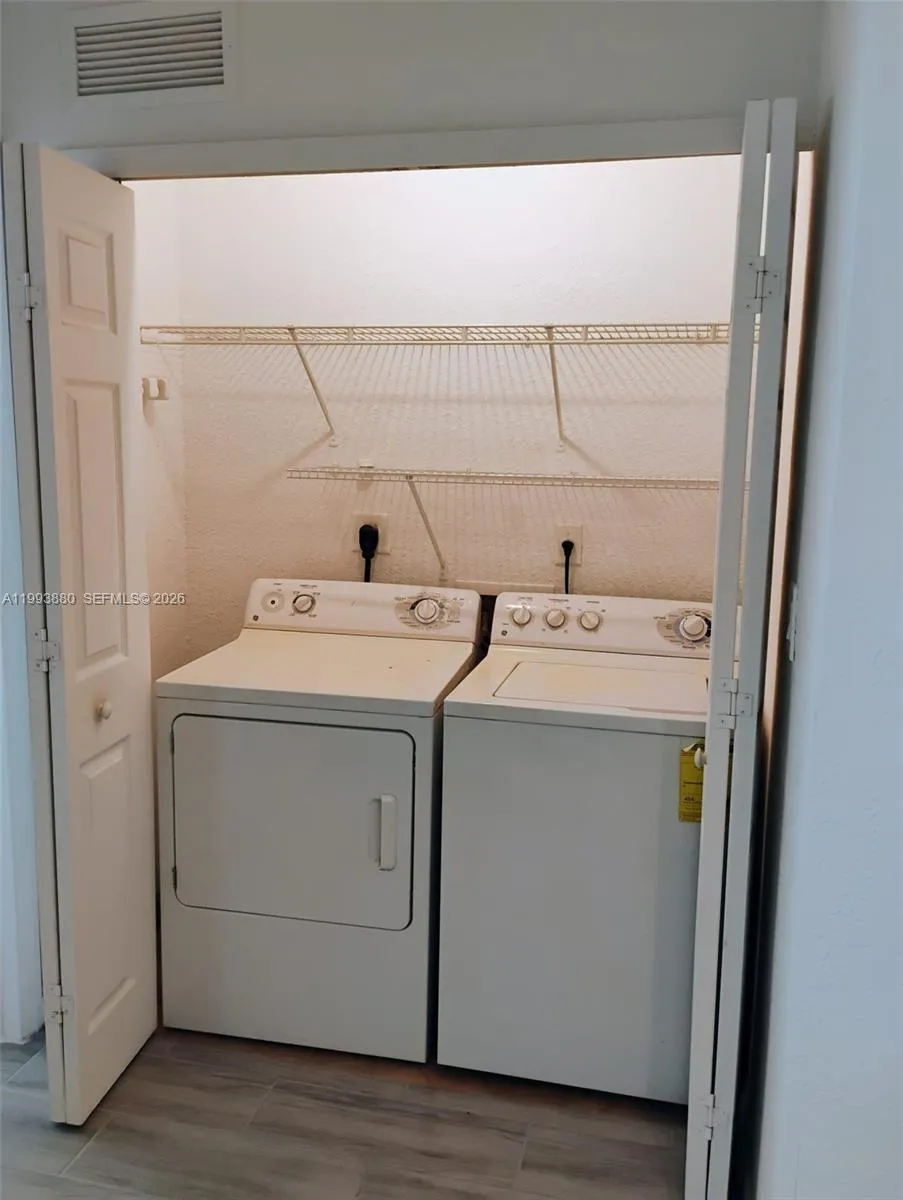 11401 Nw 89th St 220, Doral, Florida 33178, Doral, Florida 33178, 3 Bedrooms Bedrooms, ,2 BathroomsBathrooms,Residential Lease,For Rent,11401 Nw 89th St 220, Doral, Florida 33178,A11993880