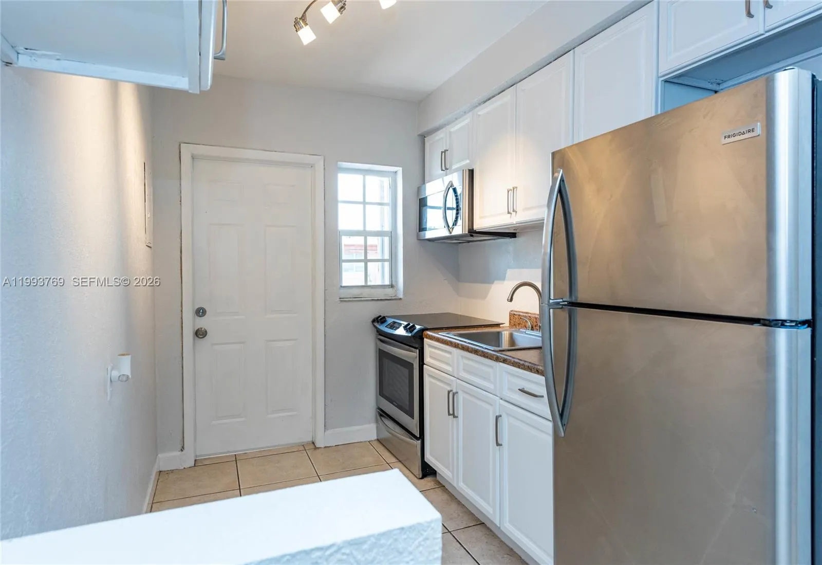 3671 Sw 11th St 9b, Miami, Florida 33135, Miami, Florida 33135, 1 Bedroom Bedrooms, ,1 BathroomBathrooms,Residential Lease,For Rent,3671 Sw 11th St 9b, Miami, Florida 33135,A11993769