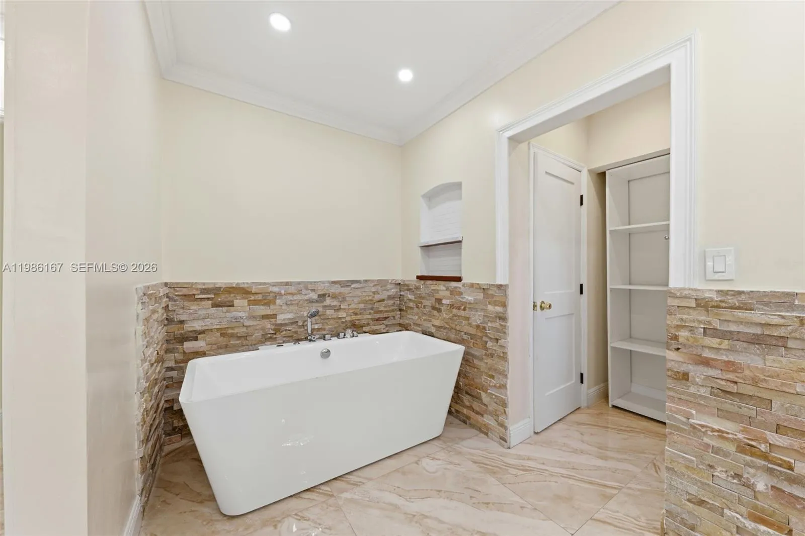 6344 Nw 74th Ter, Parkland, Florida 33067, Parkland, Florida 33067, 6 Bedrooms Bedrooms, ,4 BathroomsBathrooms,Residential Lease,For Rent,6344 Nw 74th Ter, Parkland, Florida 33067,A11986167