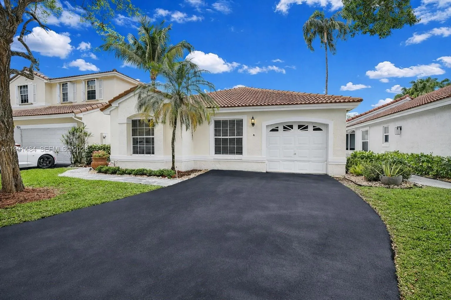 922 Opal Ter, Weston, Florida 33326, Weston, Florida 33326, 4 Bedrooms Bedrooms, ,2 BathroomsBathrooms,Residential,For Sale,922 Opal Ter, Weston, Florida 33326,A11991484