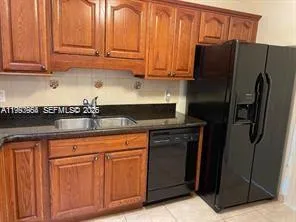 115 Briarwood Cir 2-3, Hollywood, Florida 33024, Hollywood, Florida 33024, 2 Bedrooms Bedrooms, ,2 BathroomsBathrooms,Residential Lease,For Rent,115 Briarwood Cir 2-3, Hollywood, Florida 33024,A11993954