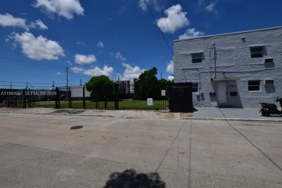 2410 Nw 7th Ct, Miami, Florida 33127, Miami, Florida 33127, ,Commercial Sale,For Sale,2410 Nw 7th Ct, Miami, Florida 33127,A11993957