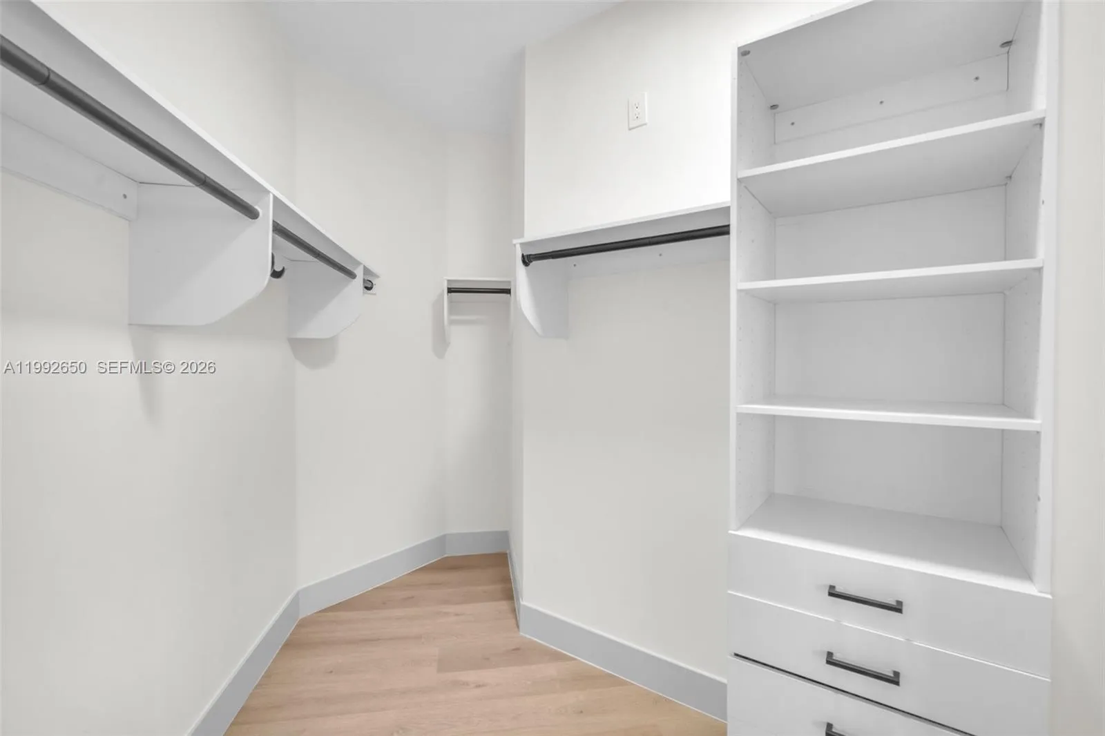 9732 Nw 32nd St, Doral, Florida 33172, Doral, Florida 33172, 4 Bedrooms Bedrooms, ,3 BathroomsBathrooms,Residential,For Sale,9732 Nw 32nd St, Doral, Florida 33172,A11992650