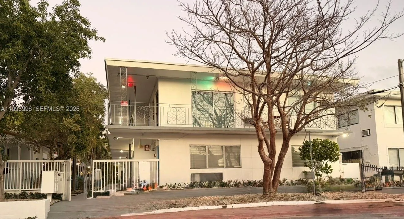 7717 Byron Ave 9, Miami Beach, Florida 33141, Miami Beach, Florida 33141, ,1 BathroomBathrooms,Residential Lease,For Rent,7717 Byron Ave 9, Miami Beach, Florida 33141,A11993996