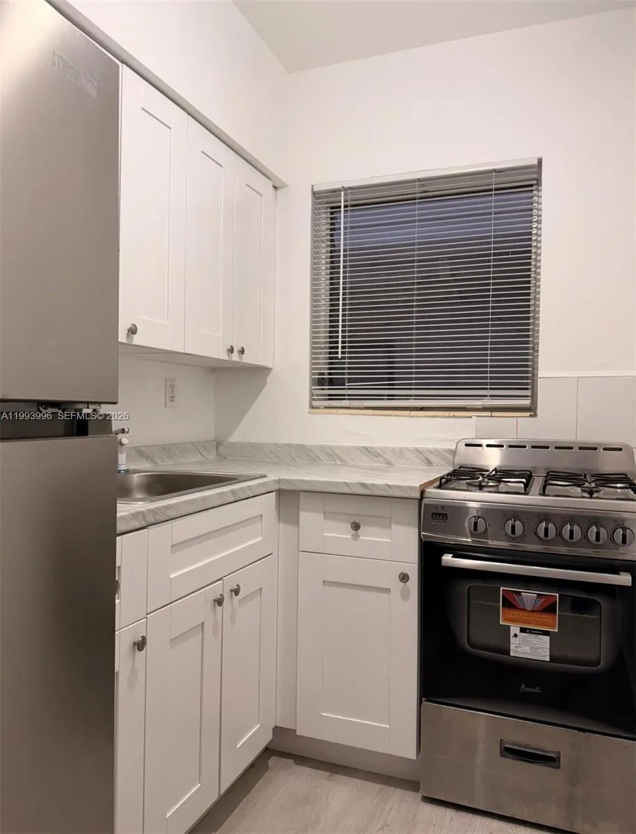 7717 Byron Ave 9, Miami Beach, Florida 33141, Miami Beach, Florida 33141, ,1 BathroomBathrooms,Residential Lease,For Rent,7717 Byron Ave 9, Miami Beach, Florida 33141,A11993996