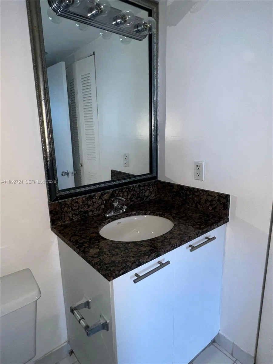 3300 Ne 191st St 909, Aventura, Florida 33180, Aventura, Florida 33180, 2 Bedrooms Bedrooms, ,2 BathroomsBathrooms,Residential Lease,For Rent,3300 Ne 191st St 909, Aventura, Florida 33180,A11992724