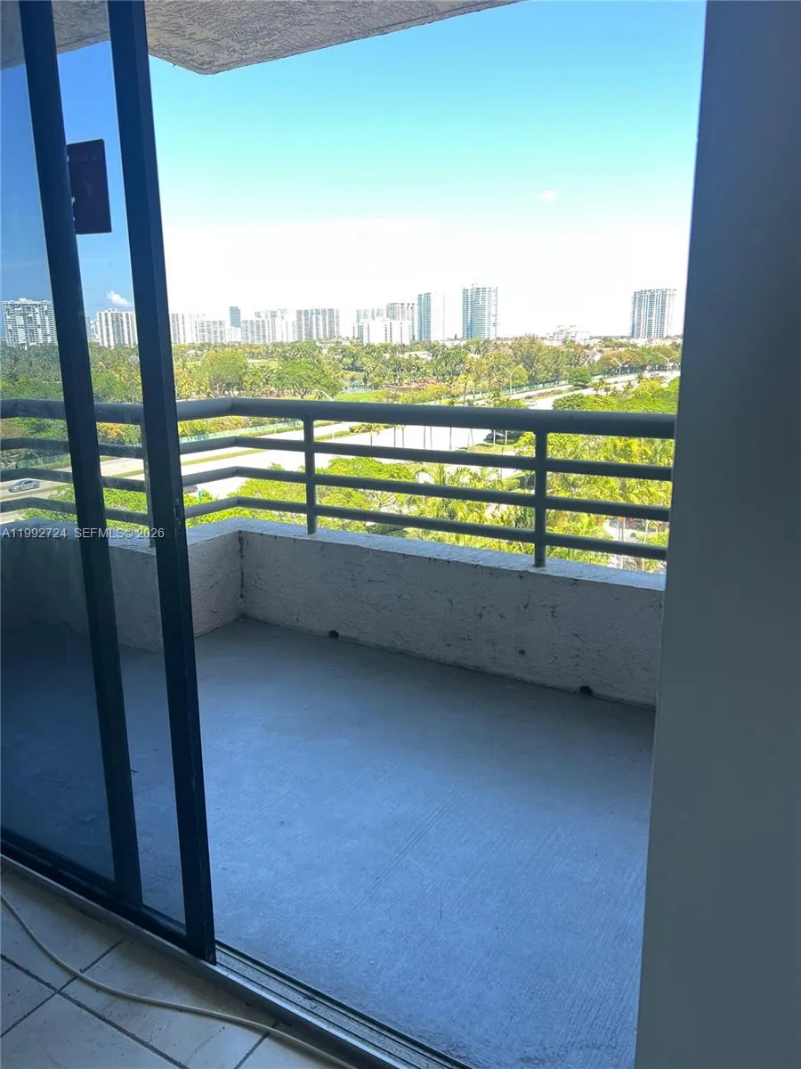 3300 Ne 191st St 909, Aventura, Florida 33180, Aventura, Florida 33180, 2 Bedrooms Bedrooms, ,2 BathroomsBathrooms,Residential Lease,For Rent,3300 Ne 191st St 909, Aventura, Florida 33180,A11992724