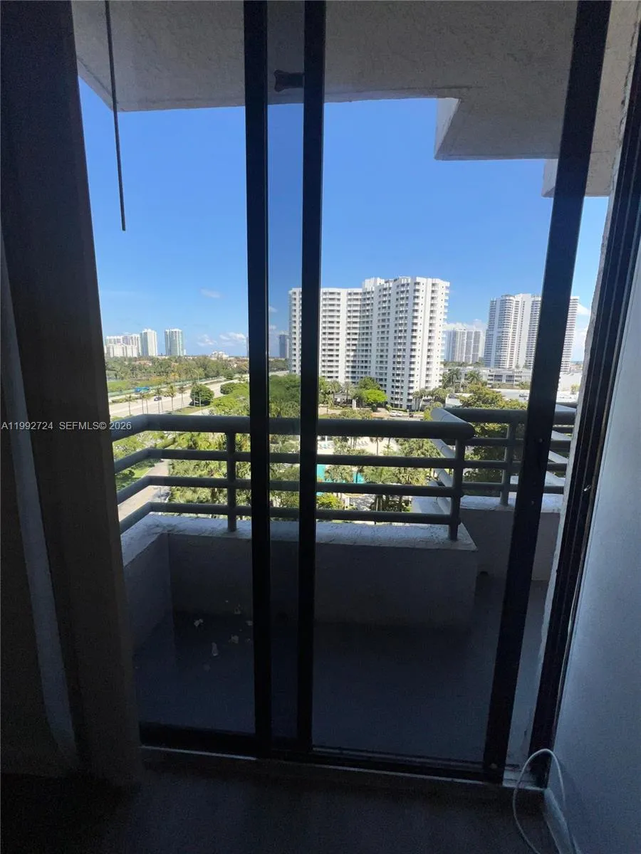 3300 Ne 191st St 909, Aventura, Florida 33180, Aventura, Florida 33180, 2 Bedrooms Bedrooms, ,2 BathroomsBathrooms,Residential Lease,For Rent,3300 Ne 191st St 909, Aventura, Florida 33180,A11992724
