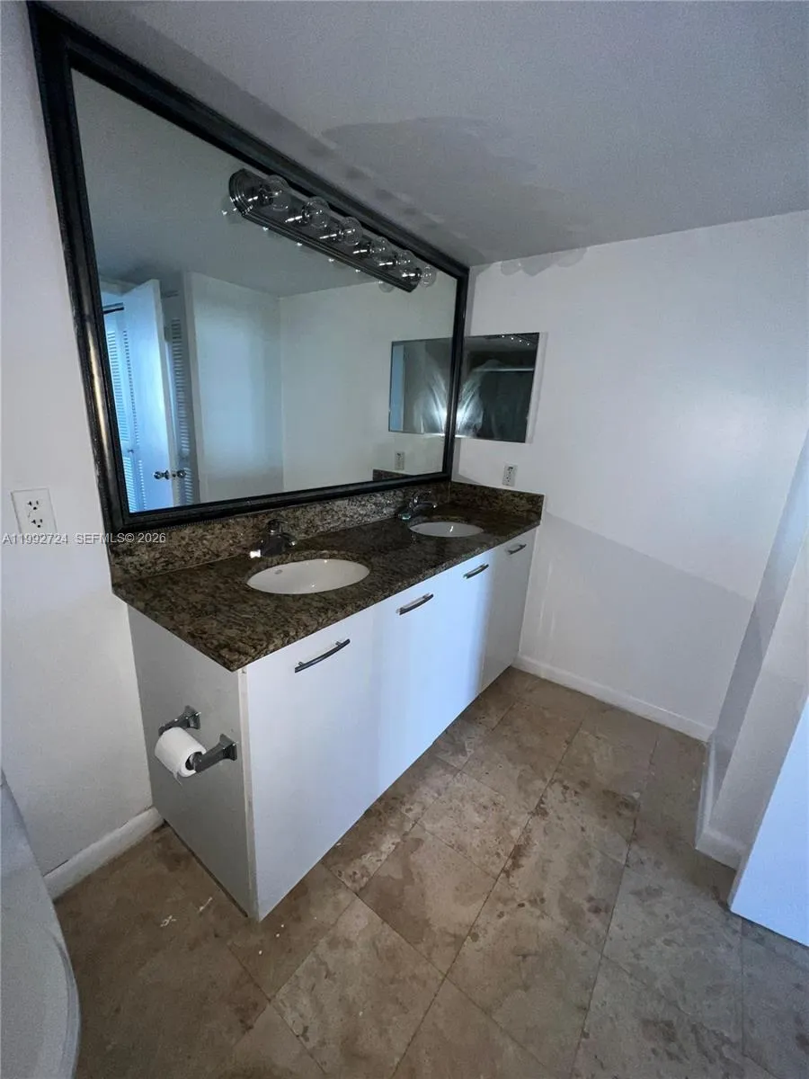 3300 Ne 191st St 909, Aventura, Florida 33180, Aventura, Florida 33180, 2 Bedrooms Bedrooms, ,2 BathroomsBathrooms,Residential Lease,For Rent,3300 Ne 191st St 909, Aventura, Florida 33180,A11992724