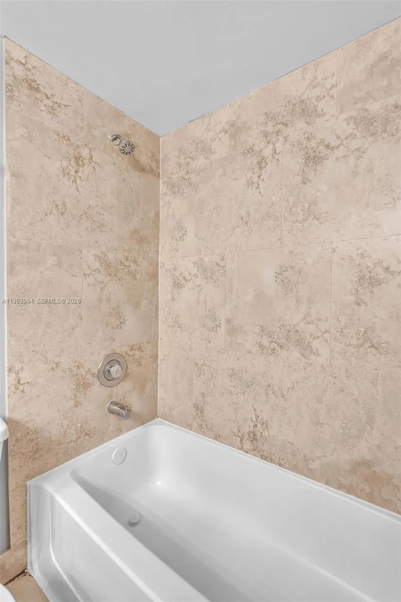 2881 N Oakland Forest Dr 212, Oakland Park, Florid, Oakland Park, Florida 33309, 2 Bedrooms Bedrooms, ,2 BathroomsBathrooms,Residential Lease,For Rent,2881 N Oakland Forest Dr 212, Oakland Park, Florid,A11993964