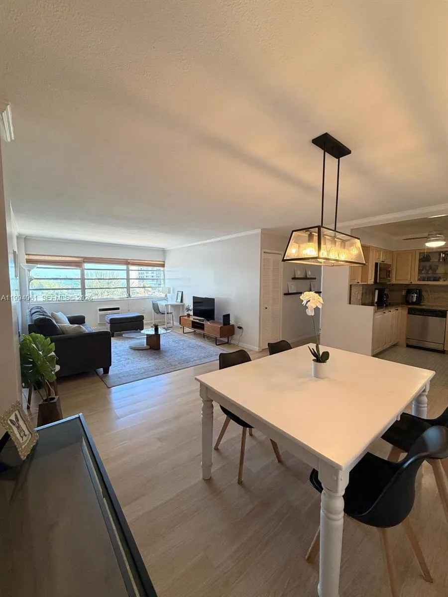 220 Kings Point Dr 509, Sunny Isles Beach, Florida, Sunny Isles Beach, Florida 33160, 2 Bedrooms Bedrooms, ,1 BathroomBathrooms,Residential Lease,For Rent,220 Kings Point Dr 509, Sunny Isles Beach, Florida,A11994061