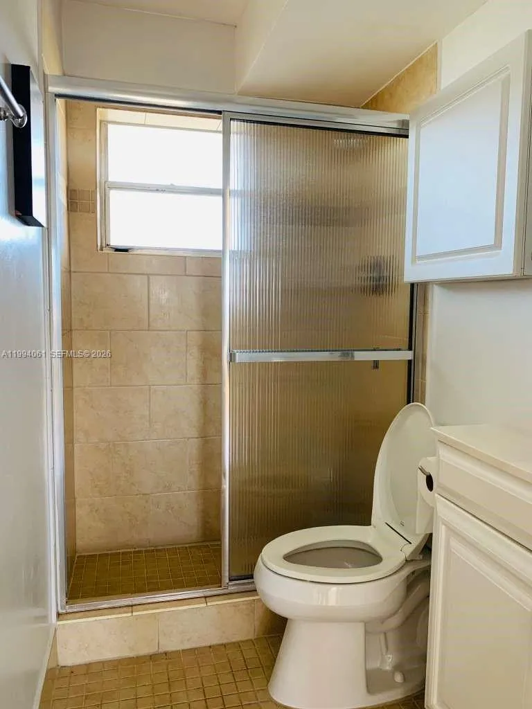 220 Kings Point Dr 509, Sunny Isles Beach, Florida, Sunny Isles Beach, Florida 33160, 2 Bedrooms Bedrooms, ,1 BathroomBathrooms,Residential Lease,For Rent,220 Kings Point Dr 509, Sunny Isles Beach, Florida,A11994061