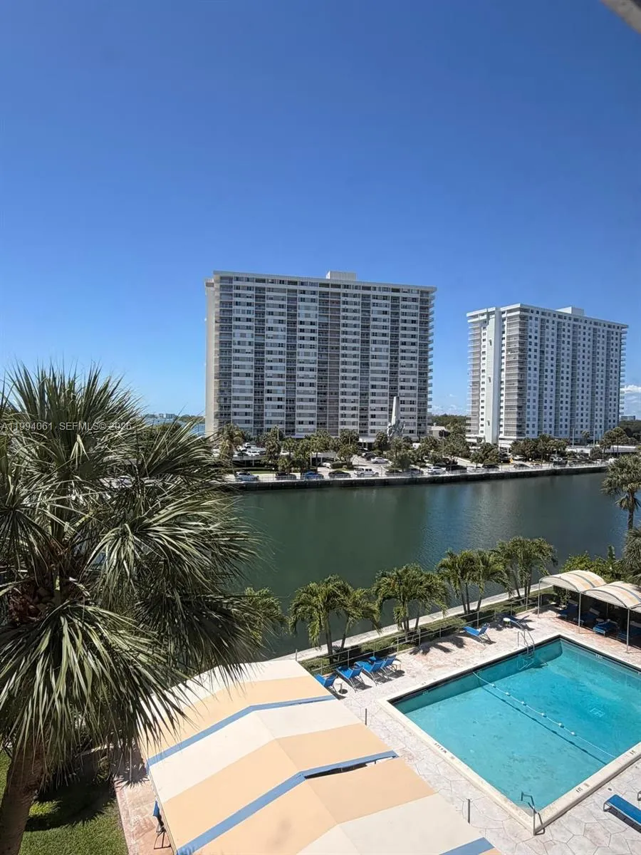 220 Kings Point Dr 509, Sunny Isles Beach, Florida, Sunny Isles Beach, Florida 33160, 2 Bedrooms Bedrooms, ,1 BathroomBathrooms,Residential Lease,For Rent,220 Kings Point Dr 509, Sunny Isles Beach, Florida,A11994061
