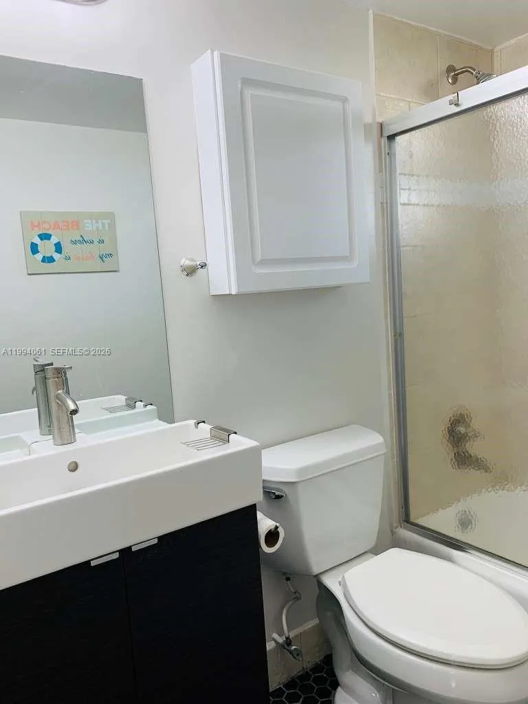 220 Kings Point Dr 509, Sunny Isles Beach, Florida, Sunny Isles Beach, Florida 33160, 2 Bedrooms Bedrooms, ,1 BathroomBathrooms,Residential Lease,For Rent,220 Kings Point Dr 509, Sunny Isles Beach, Florida,A11994061