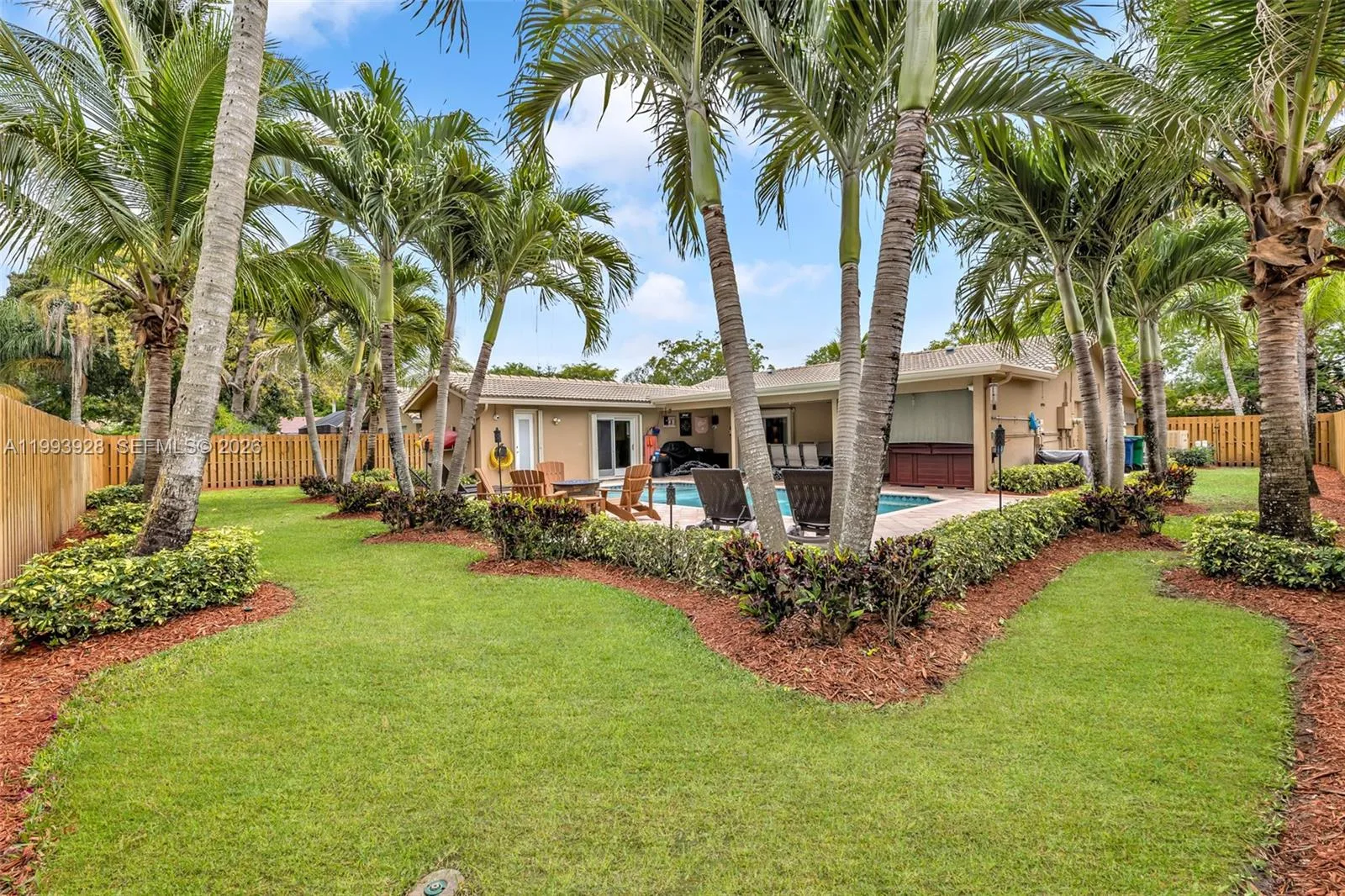 LUSH TROPICAL LANDSCAPE