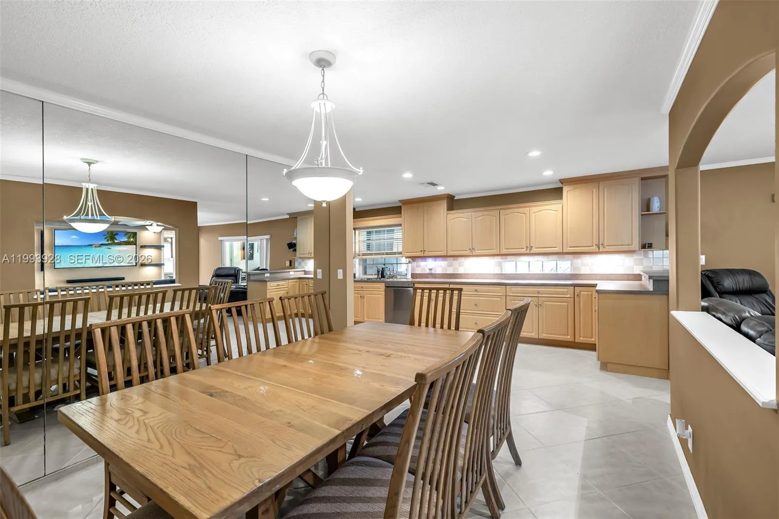 PERFECT FOR THOSE FAMILY GATHERINGS