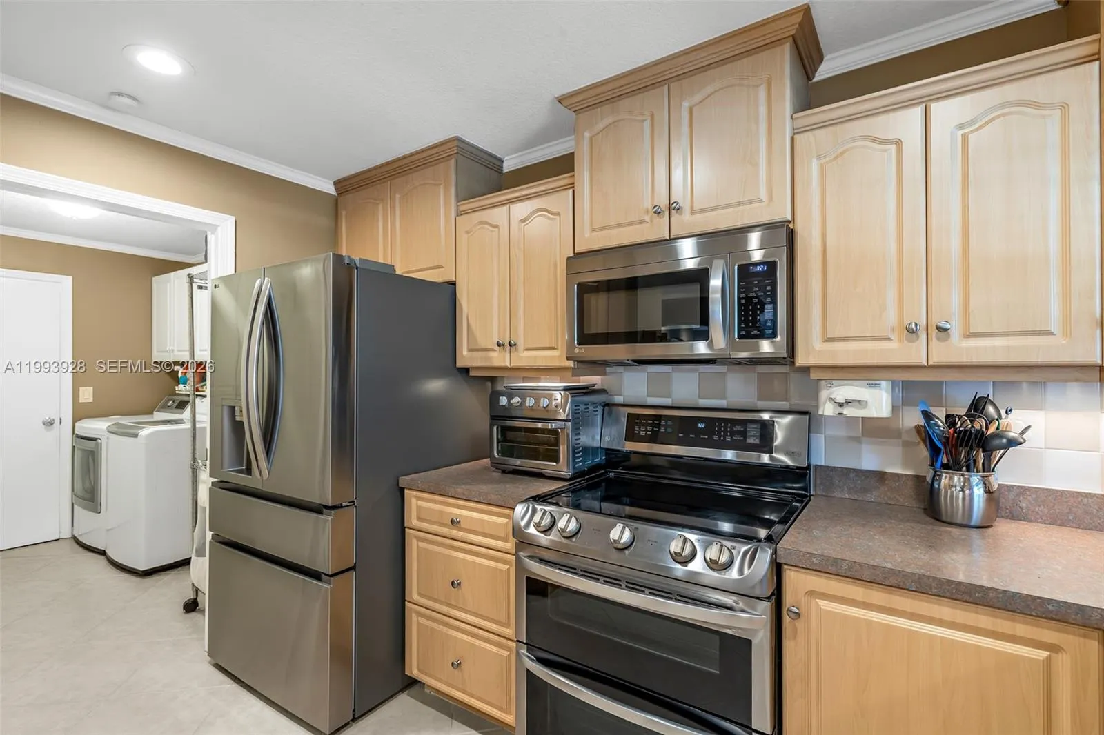 NEWER STAINLESS APPLIANCES