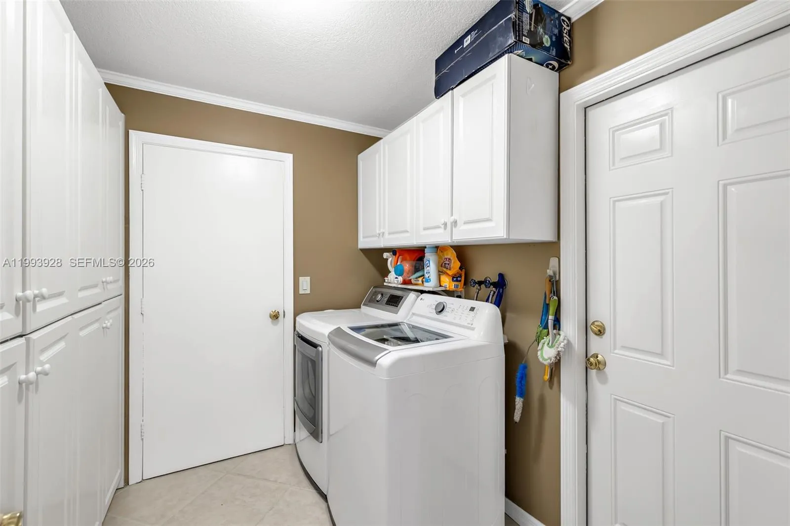 UTILITY ROOM WITH EXTRA STORAGE