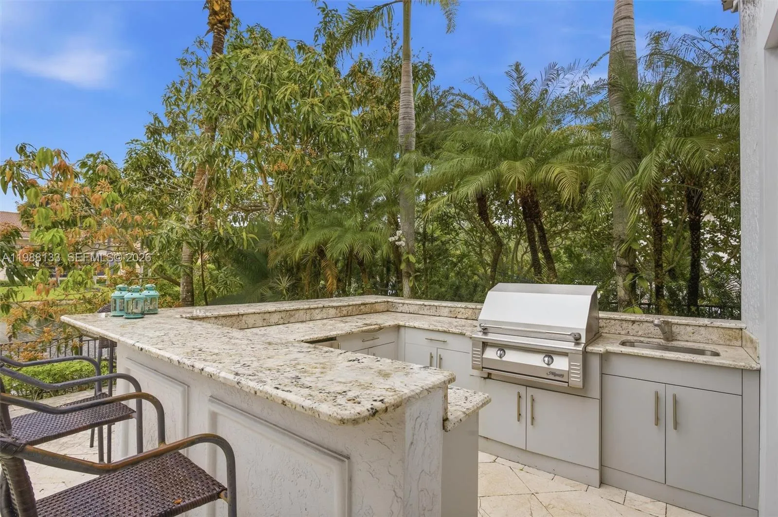 Outdoor built in grill (propane)