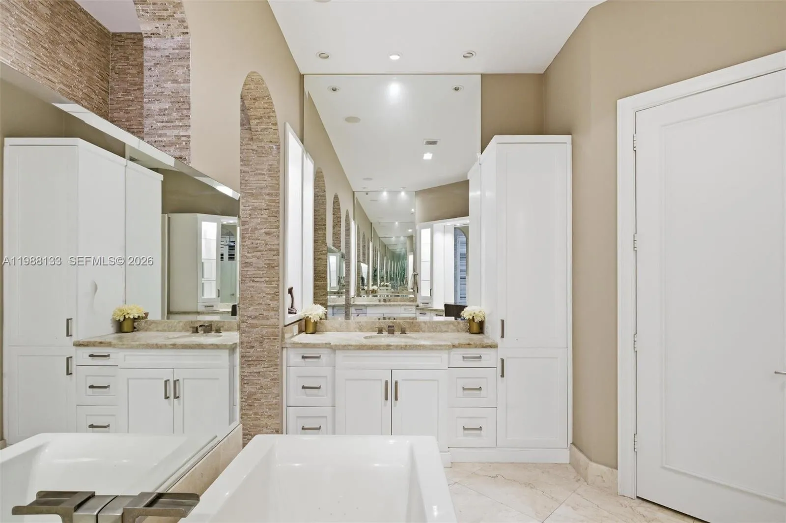 611 Sweet Bay Ave, Plantation, Florida 33324, Plantation, Florida 33324, 5 Bedrooms Bedrooms, ,6 BathroomsBathrooms,Residential,For Sale,611 Sweet Bay Ave, Plantation, Florida 33324,A11988133