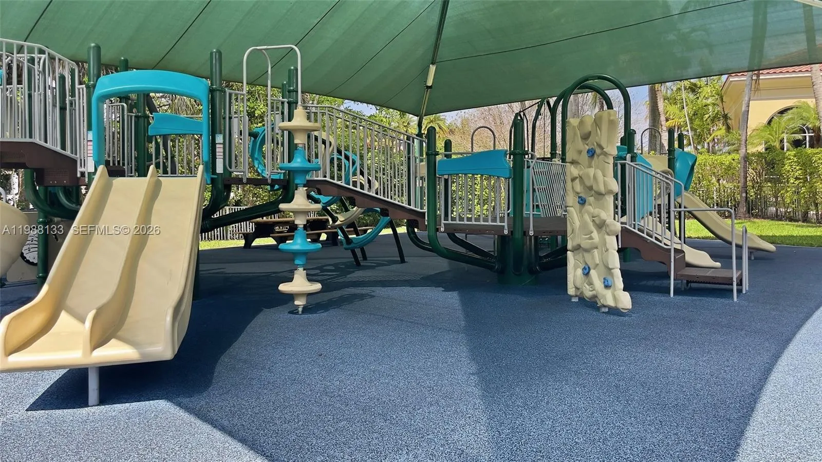 611 Sweet Bay Ave, Plantation, Florida 33324, Plantation, Florida 33324, 5 Bedrooms Bedrooms, ,6 BathroomsBathrooms,Residential,For Sale,611 Sweet Bay Ave, Plantation, Florida 33324,A11988133