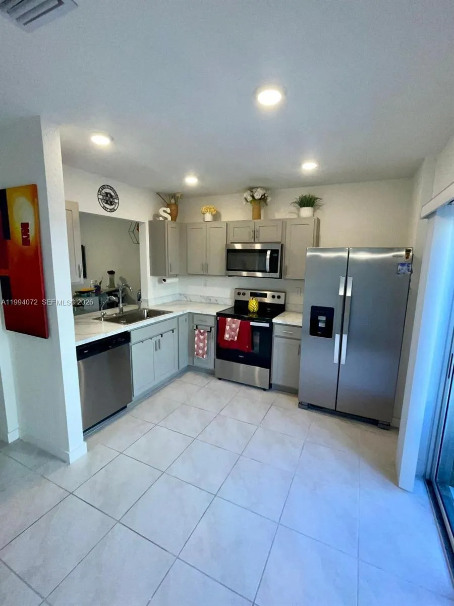 Florida City, Florida 33034, 2 Bedrooms Bedrooms, ,2 BathroomsBathrooms,Residential Lease,For Rent,A11994072