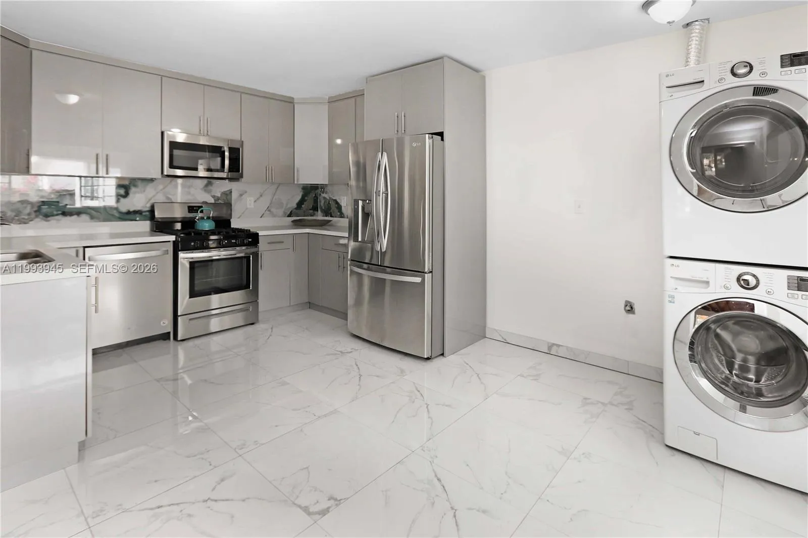 1510 Hayes St 0, Hollywood, Florida 33020, Hollywood, Florida 33020, 3 Bedrooms Bedrooms, ,2 BathroomsBathrooms,Residential Lease,For Rent,1510 Hayes St 0, Hollywood, Florida 33020,A11993945