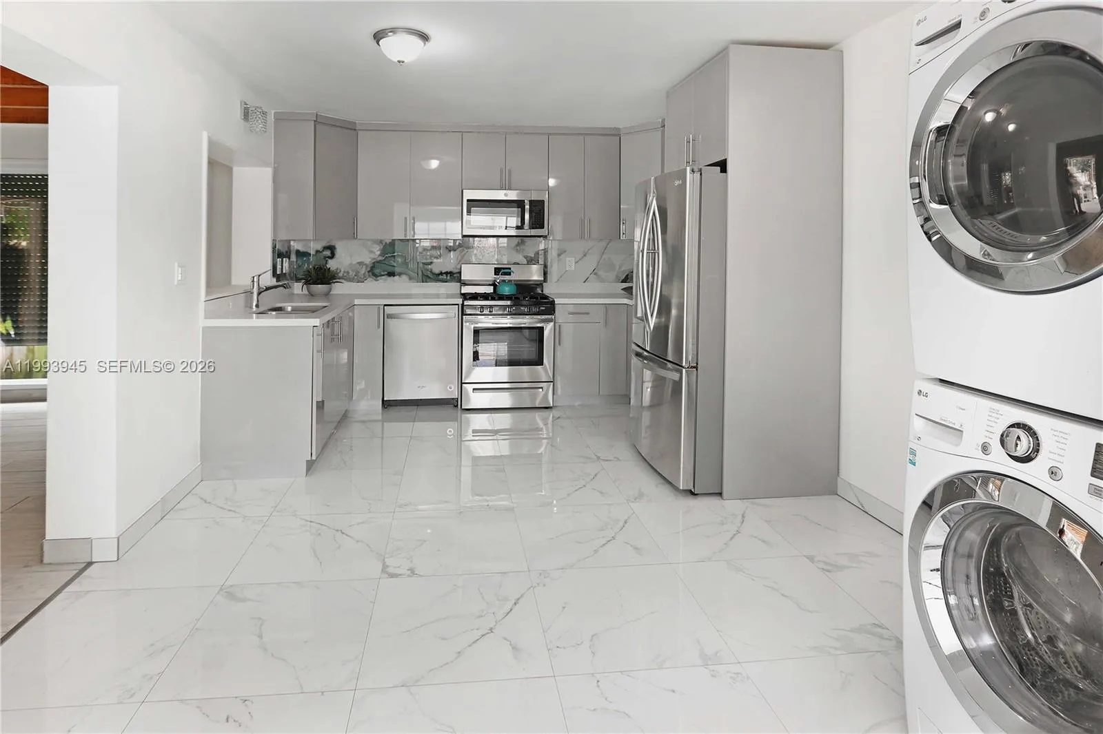 1510 Hayes St 0, Hollywood, Florida 33020, Hollywood, Florida 33020, 3 Bedrooms Bedrooms, ,2 BathroomsBathrooms,Residential Lease,For Rent,1510 Hayes St 0, Hollywood, Florida 33020,A11993945