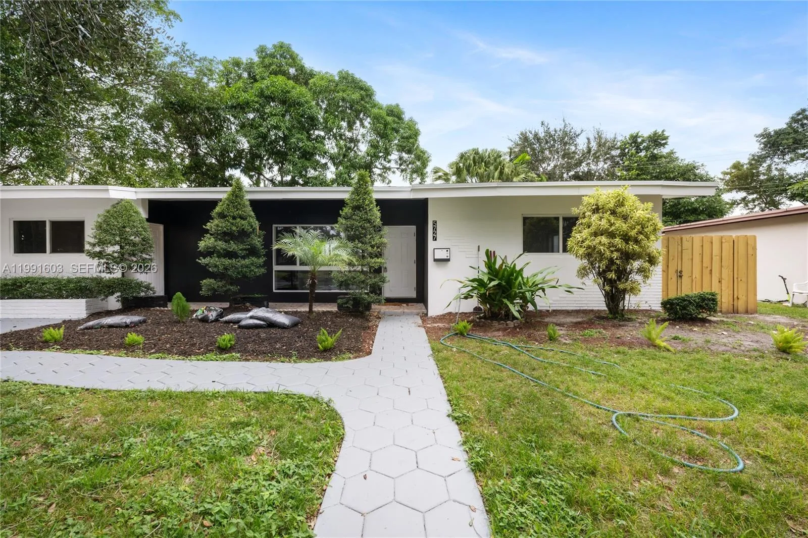 5727 Harrison St, Hollywood, Florida 33023, Hollywood, Florida 33023, 3 Bedrooms Bedrooms, ,2 BathroomsBathrooms,Residential Lease,For Rent,5727 Harrison St, Hollywood, Florida 33023,A11991603