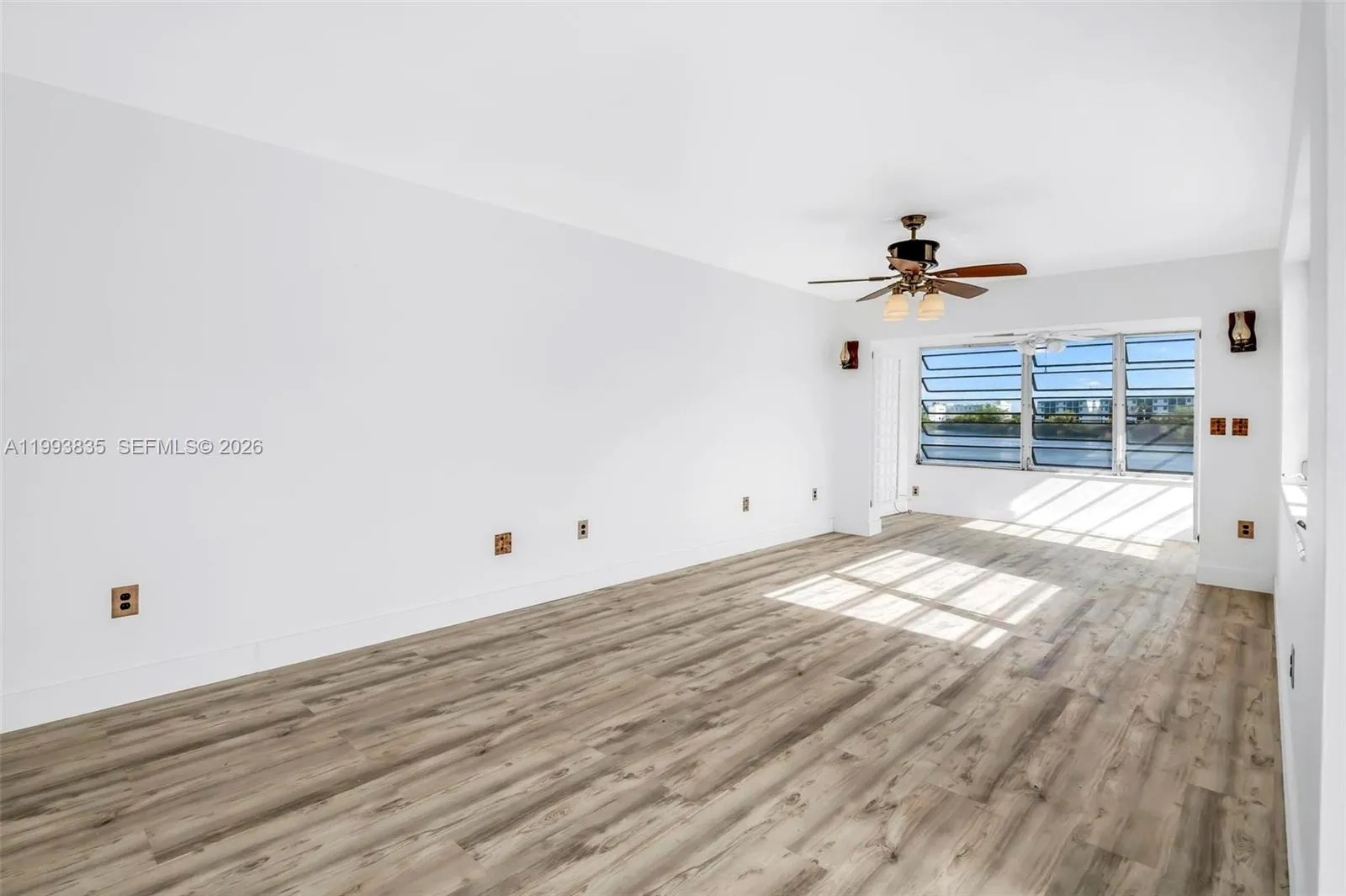 285 Ne 191st St 2925, Miami, Florida 33179, Miami, Florida 33179, 2 Bedrooms Bedrooms, ,2 BathroomsBathrooms,Residential Lease,For Rent,285 Ne 191st St 2925, Miami, Florida 33179,A11993835