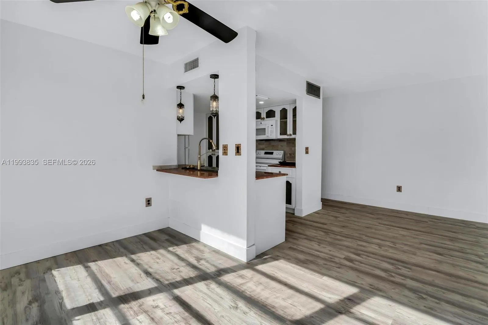 285 Ne 191st St 2925, Miami, Florida 33179, Miami, Florida 33179, 2 Bedrooms Bedrooms, ,2 BathroomsBathrooms,Residential Lease,For Rent,285 Ne 191st St 2925, Miami, Florida 33179,A11993835