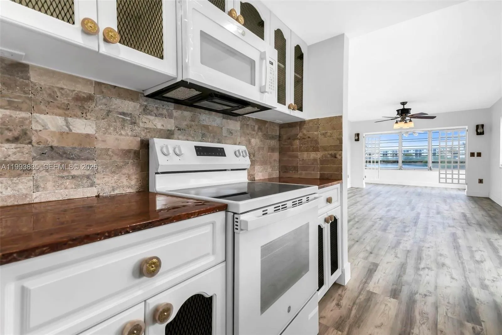 285 Ne 191st St 2925, Miami, Florida 33179, Miami, Florida 33179, 2 Bedrooms Bedrooms, ,2 BathroomsBathrooms,Residential Lease,For Rent,285 Ne 191st St 2925, Miami, Florida 33179,A11993835