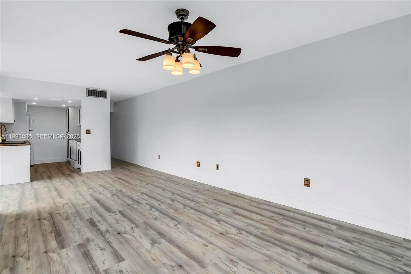 285 Ne 191st St 2925, Miami, Florida 33179, Miami, Florida 33179, 2 Bedrooms Bedrooms, ,2 BathroomsBathrooms,Residential Lease,For Rent,285 Ne 191st St 2925, Miami, Florida 33179,A11993835