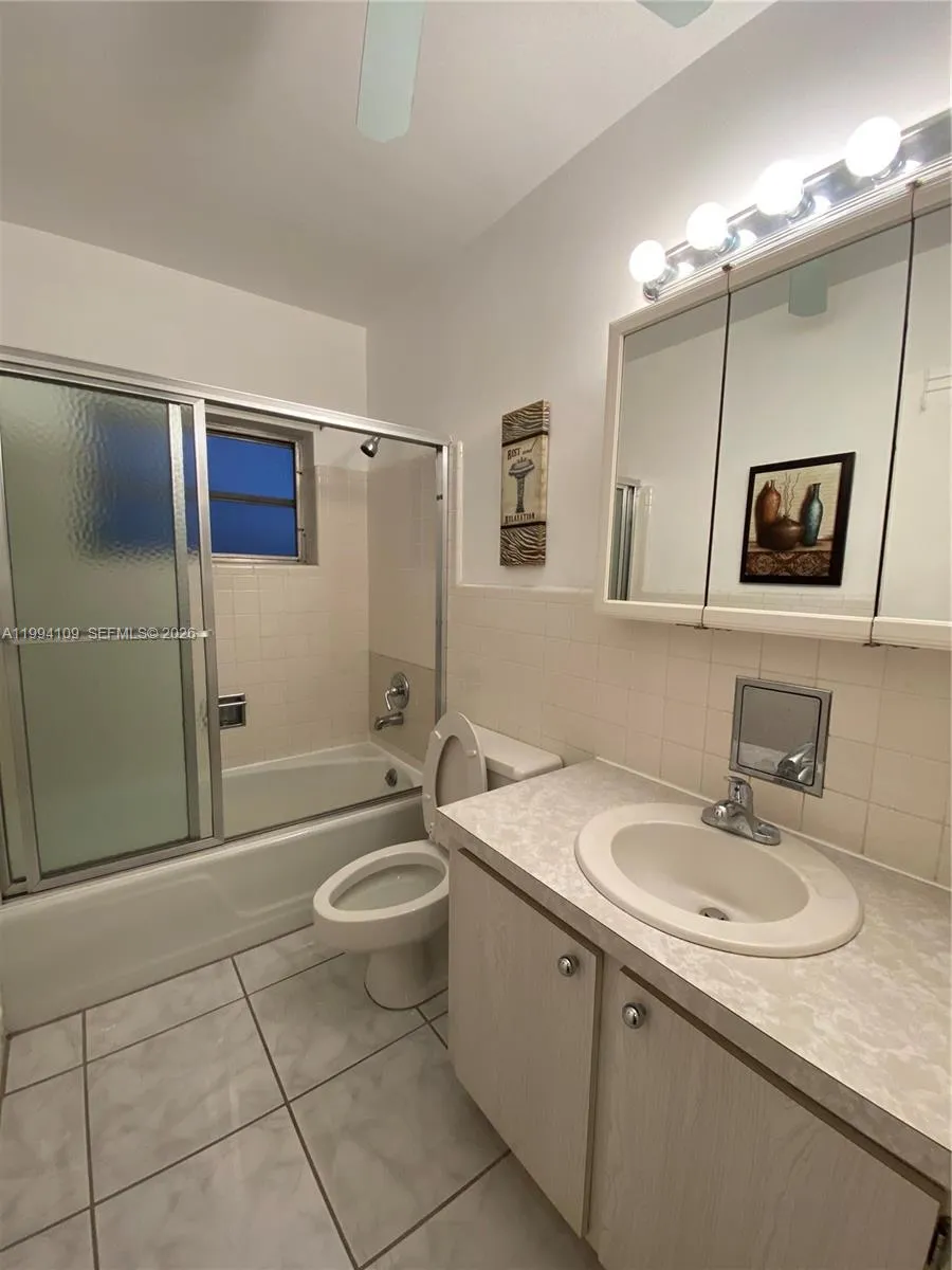 1050 Atlantic Shores Blvd 204, Hallandale Beach, F, Hallandale Beach, Florida 33009, 1 Bedroom Bedrooms, ,1 BathroomBathrooms,Residential Lease,For Rent,1050 Atlantic Shores Blvd 204, Hallandale Beach, F,A11994109