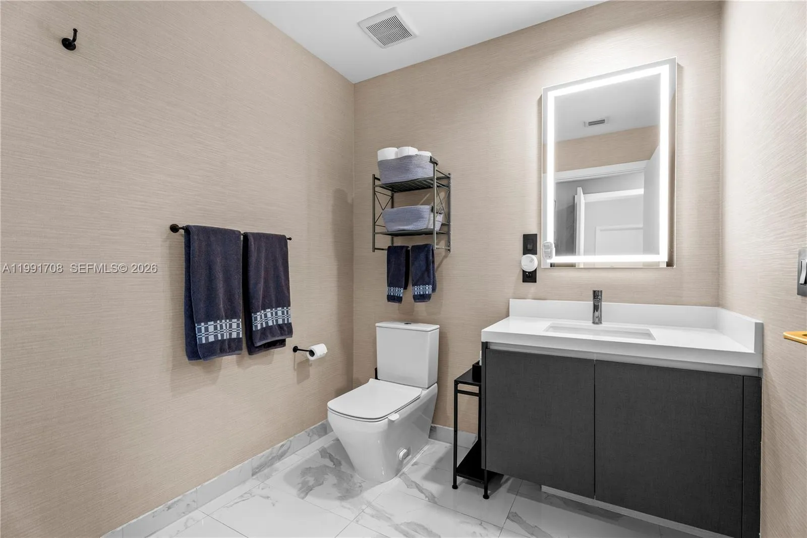 851 Ne 1 Ave 4307, Miami, Florida 33132, Miami, Florida 33132, 2 Bedrooms Bedrooms, ,3 BathroomsBathrooms,Residential Lease,For Rent,851 Ne 1 Ave 4307, Miami, Florida 33132,A11991708