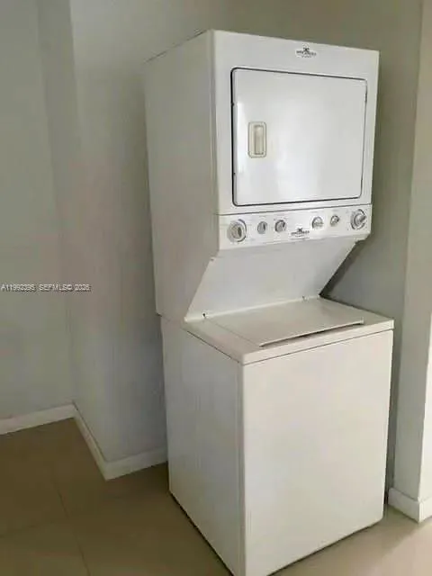 535 Ne 68th St 1, Miami, Florida 33138, Miami, Florida 33138, 2 Bedrooms Bedrooms, ,2 BathroomsBathrooms,Residential Lease,For Rent,535 Ne 68th St 1, Miami, Florida 33138,A11992395