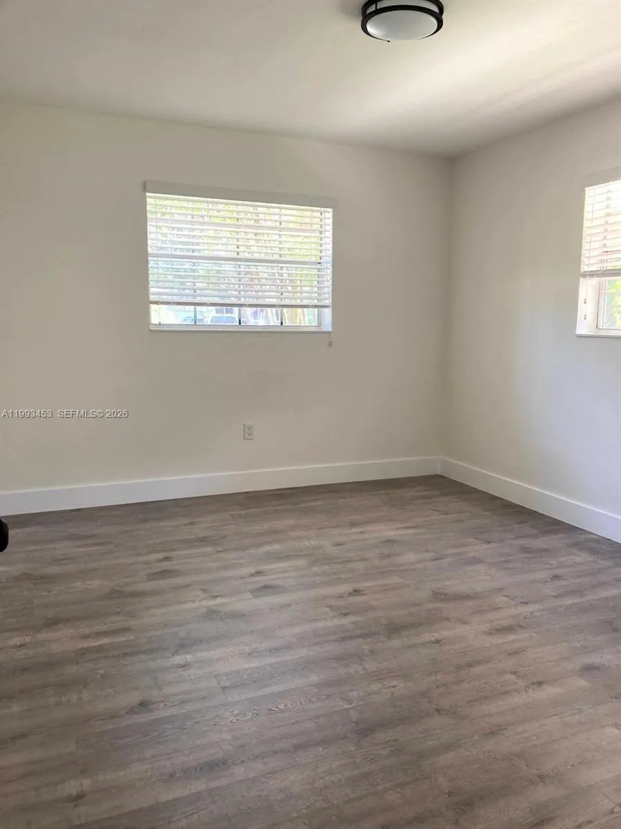 1002 Ne 119th St F, Biscayne Park, Florida 33161, Biscayne Park, Florida 33161, 2 Bedrooms Bedrooms, ,1 BathroomBathrooms,Residential Lease,For Rent,1002 Ne 119th St F, Biscayne Park, Florida 33161,A11993453