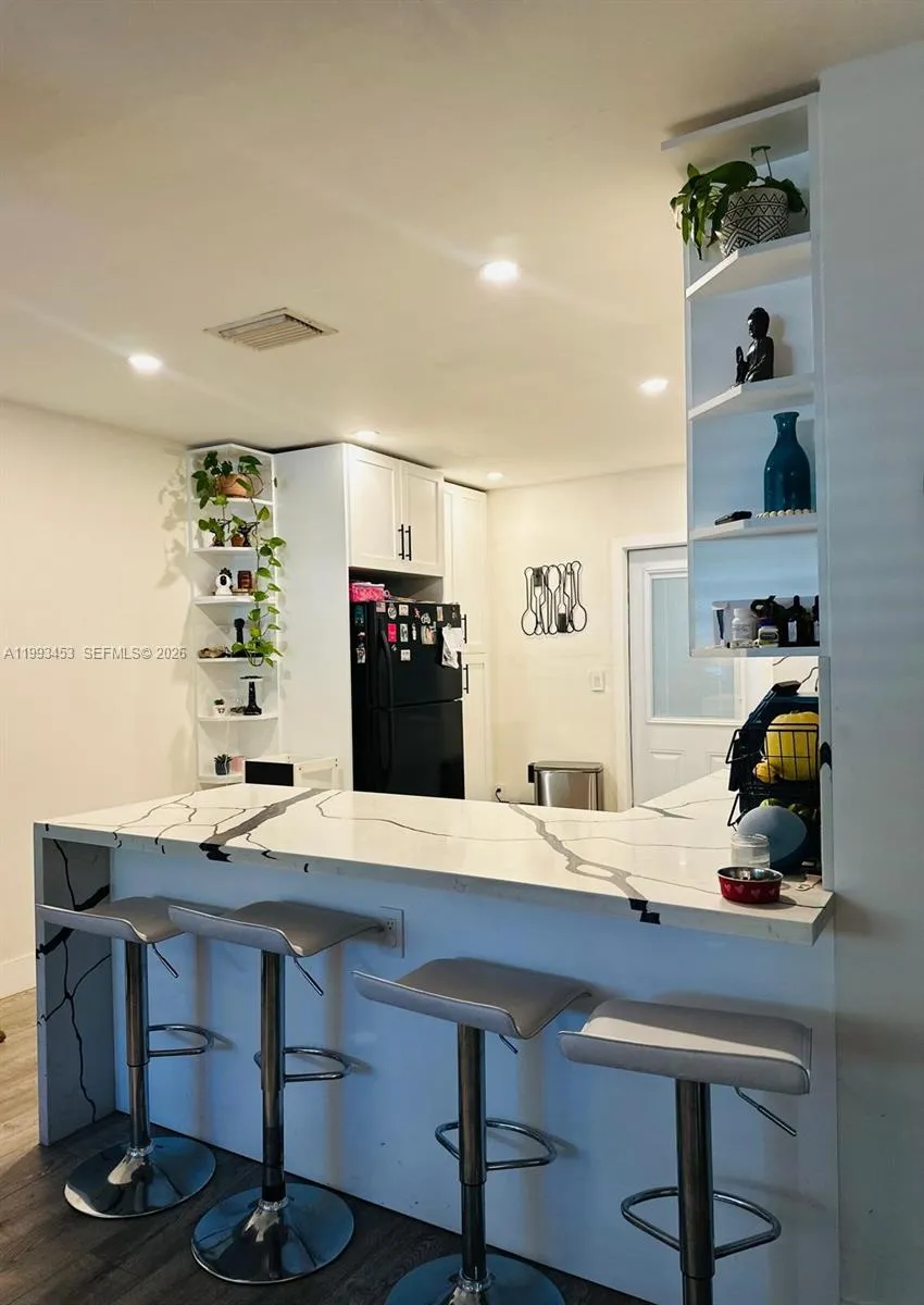 1002 Ne 119th St F, Biscayne Park, Florida 33161, Biscayne Park, Florida 33161, 2 Bedrooms Bedrooms, ,1 BathroomBathrooms,Residential Lease,For Rent,1002 Ne 119th St F, Biscayne Park, Florida 33161,A11993453