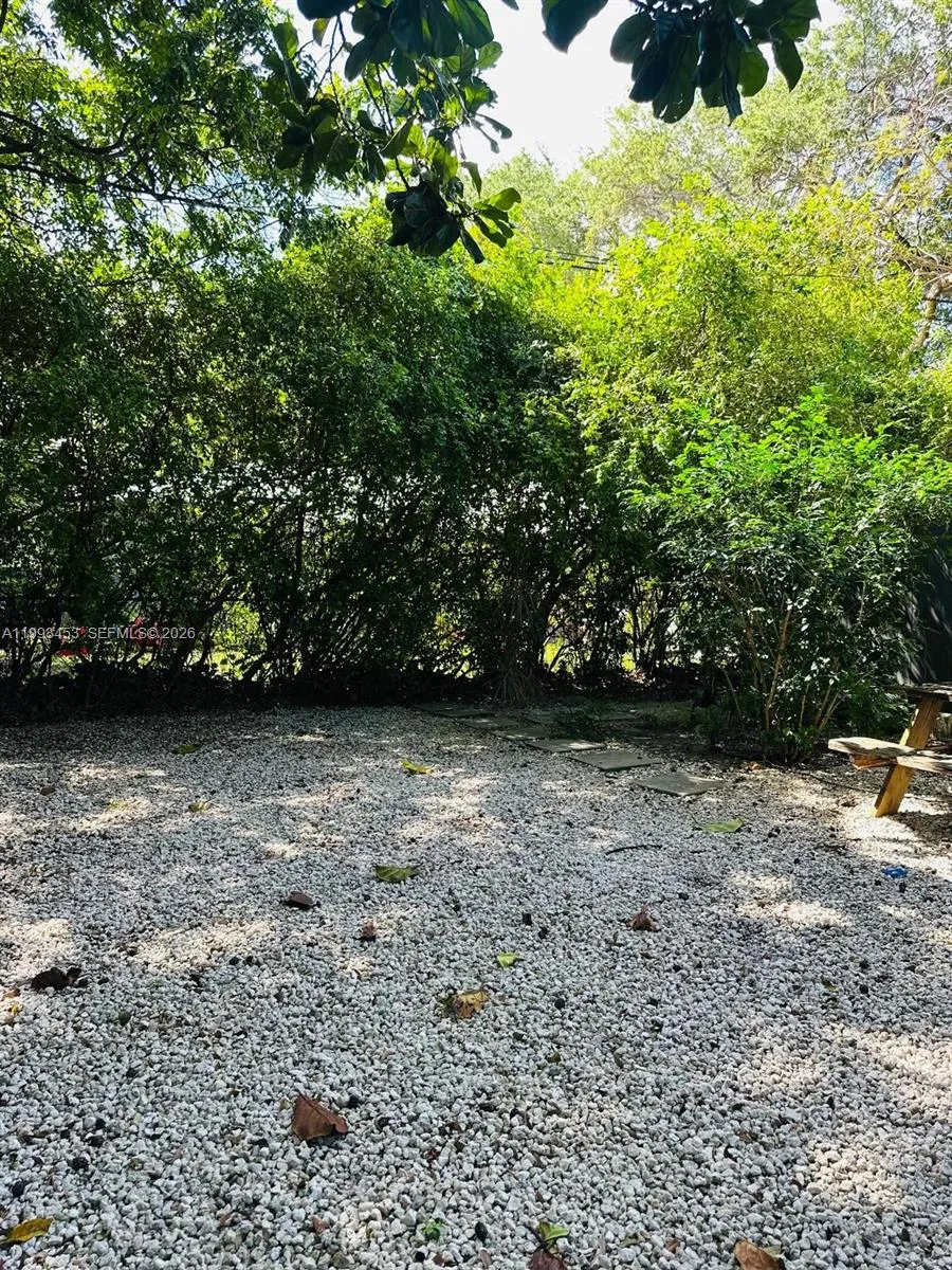 1002 Ne 119th St F, Biscayne Park, Florida 33161, Biscayne Park, Florida 33161, 2 Bedrooms Bedrooms, ,1 BathroomBathrooms,Residential Lease,For Rent,1002 Ne 119th St F, Biscayne Park, Florida 33161,A11993453