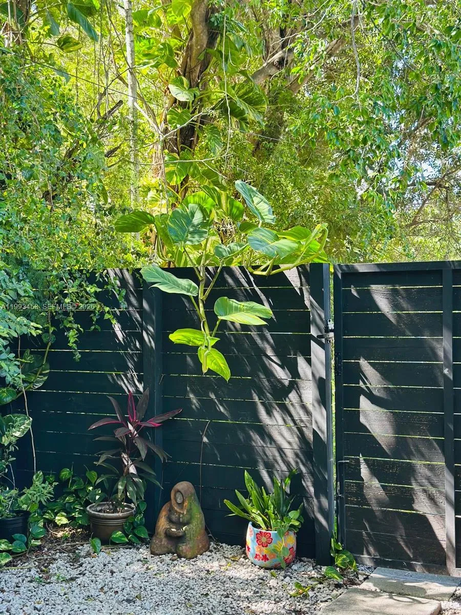 1002 Ne 119th St F, Biscayne Park, Florida 33161, Biscayne Park, Florida 33161, 2 Bedrooms Bedrooms, ,1 BathroomBathrooms,Residential Lease,For Rent,1002 Ne 119th St F, Biscayne Park, Florida 33161,A11993453