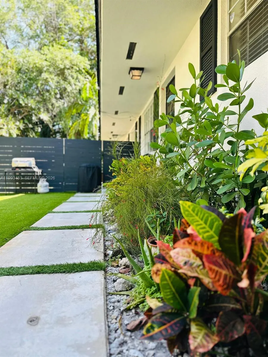 1002 Ne 119th St F, Biscayne Park, Florida 33161, Biscayne Park, Florida 33161, 2 Bedrooms Bedrooms, ,1 BathroomBathrooms,Residential Lease,For Rent,1002 Ne 119th St F, Biscayne Park, Florida 33161,A11993453
