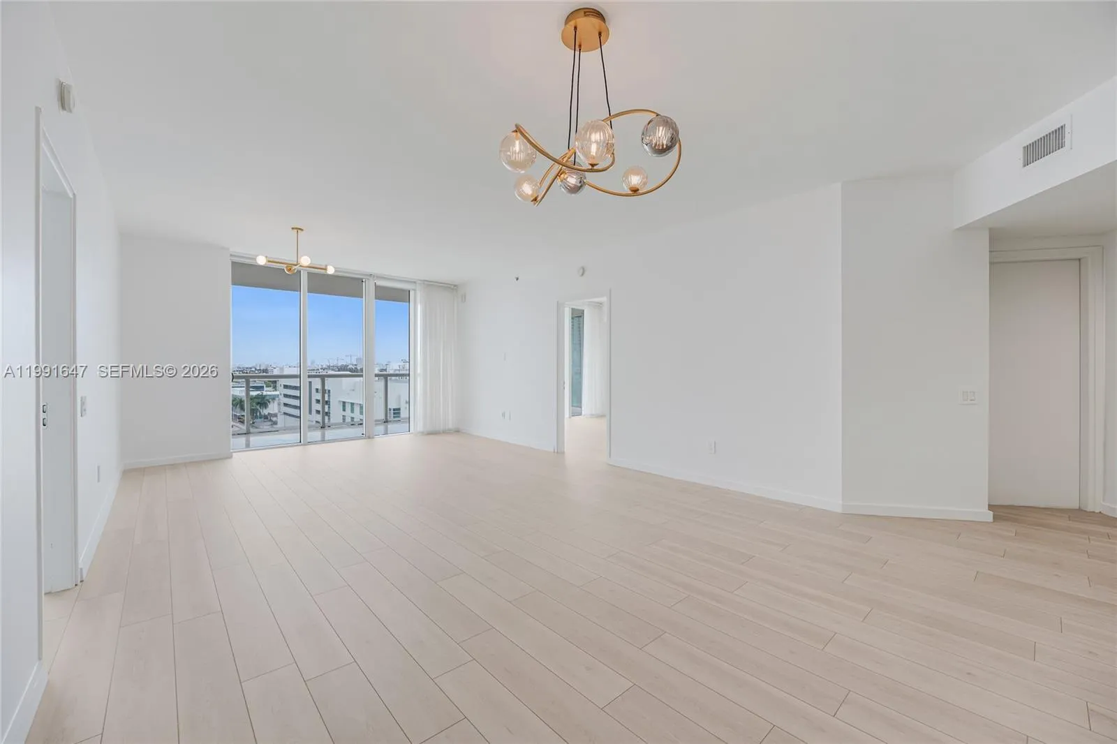 450 Alton Road 906, Miami Beach, Florida 33139, Miami Beach, Florida 33139, 2 Bedrooms Bedrooms, ,2 BathroomsBathrooms,Residential Lease,For Rent,450 Alton Road 906, Miami Beach, Florida 33139,A11991647