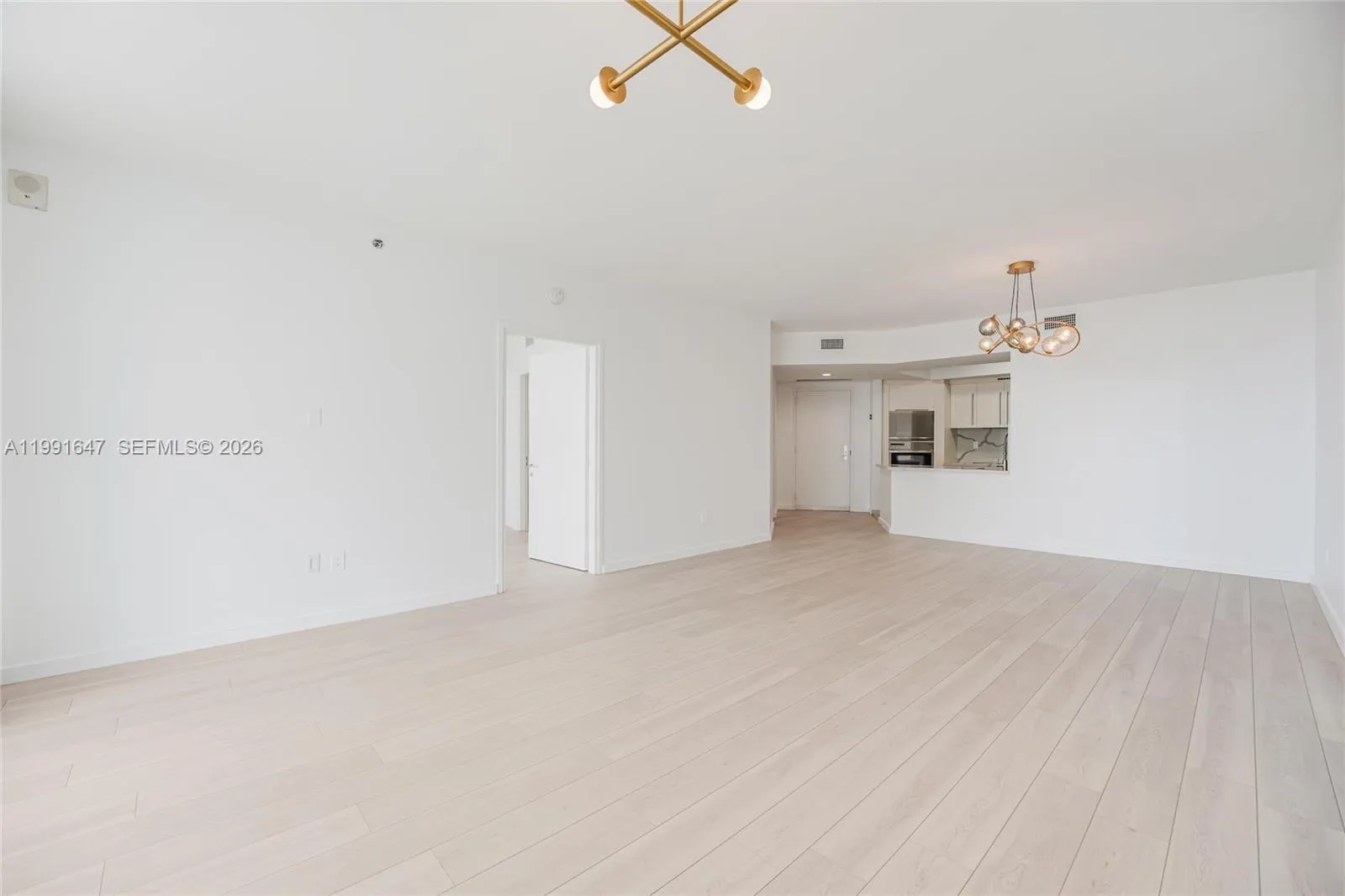 450 Alton Road 906, Miami Beach, Florida 33139, Miami Beach, Florida 33139, 2 Bedrooms Bedrooms, ,2 BathroomsBathrooms,Residential Lease,For Rent,450 Alton Road 906, Miami Beach, Florida 33139,A11991647
