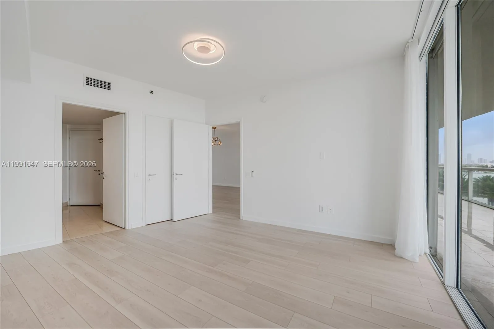450 Alton Road 906, Miami Beach, Florida 33139, Miami Beach, Florida 33139, 2 Bedrooms Bedrooms, ,2 BathroomsBathrooms,Residential Lease,For Rent,450 Alton Road 906, Miami Beach, Florida 33139,A11991647
