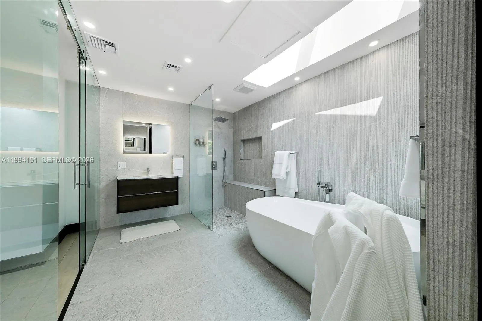 Miami, Florida 33143, 4 Bedrooms Bedrooms, ,2 BathroomsBathrooms,Residential Lease,For Rent,A11994151