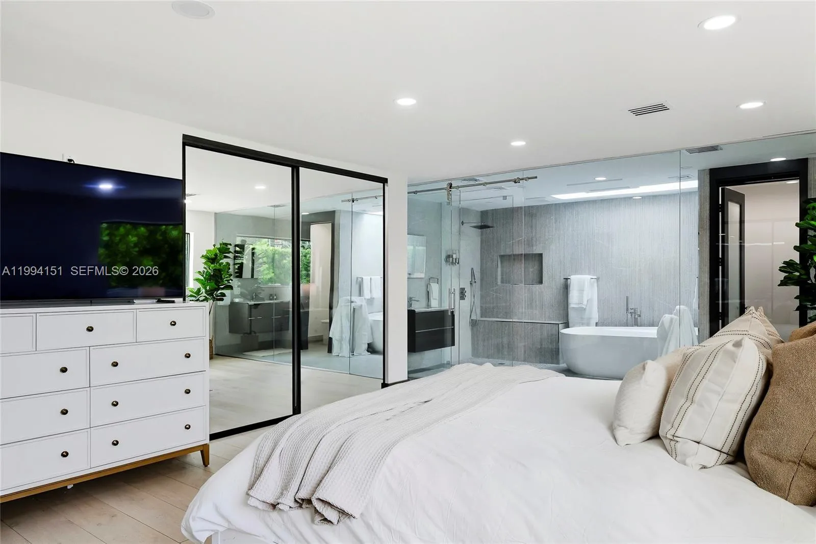 Miami, Florida 33143, 4 Bedrooms Bedrooms, ,2 BathroomsBathrooms,Residential Lease,For Rent,A11994151