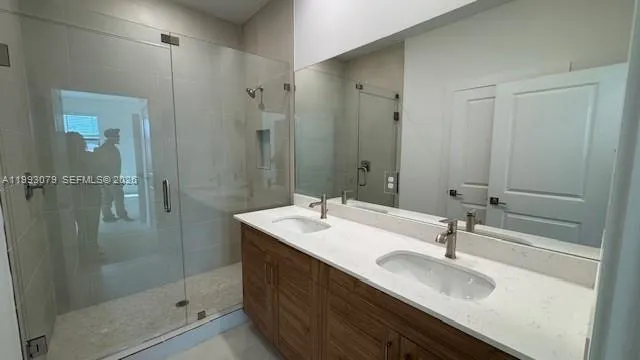 Double Vanities, Walk in Shower