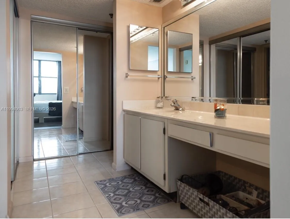 105 Lake Emerald Dr 708, Oakland Park, Florida 333, Oakland Park, Florida 33309, 1 Bedroom Bedrooms, ,1 BathroomBathrooms,Residential Lease,For Rent,105 Lake Emerald Dr 708, Oakland Park, Florida 333,A11994063